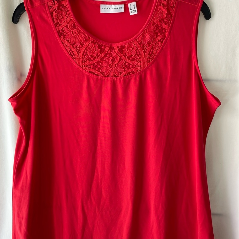 Women’s sleeveless top